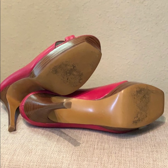 Women’s Guess heels - Picture 4 of 4